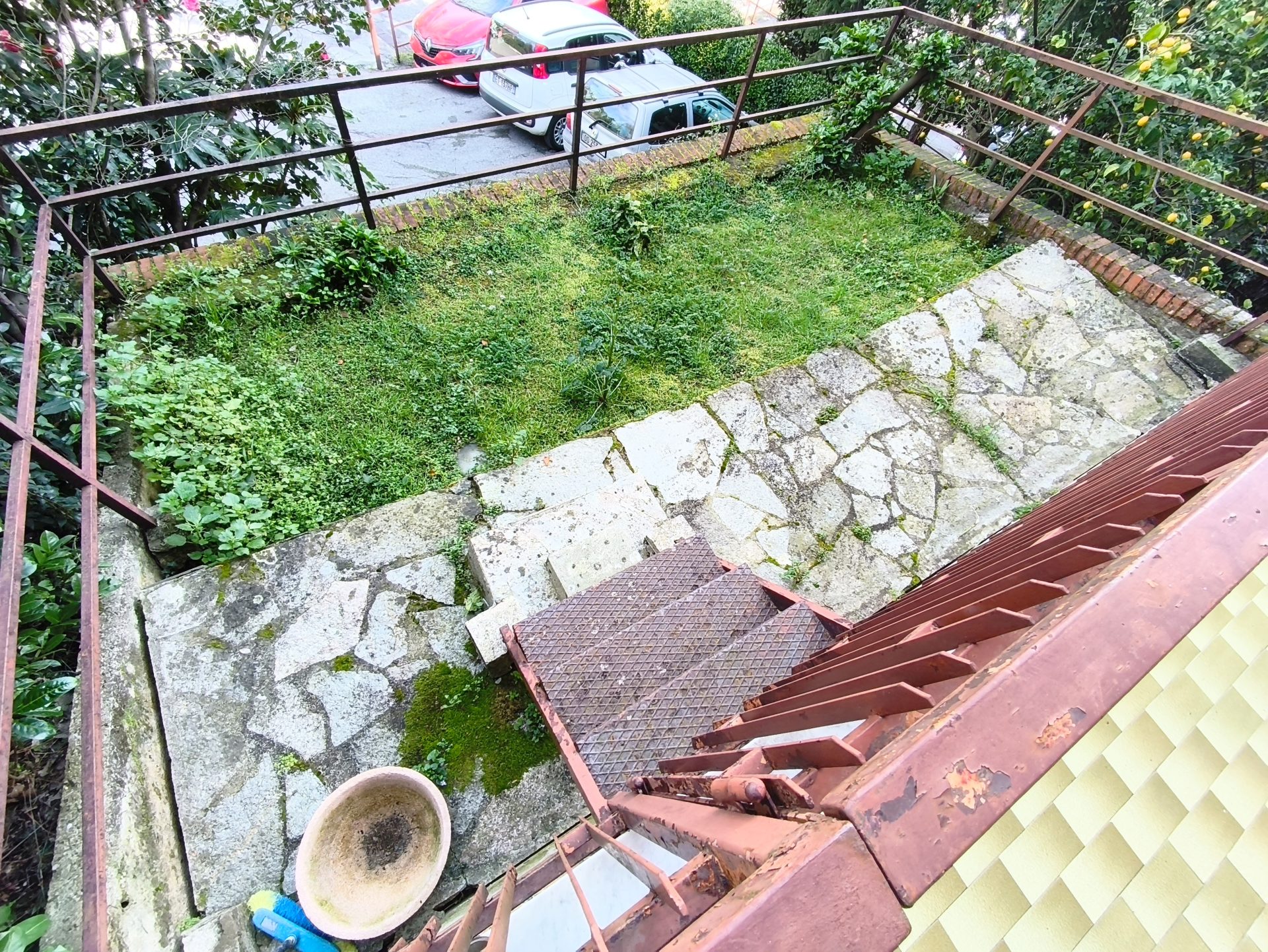 Bilocale con giardino e posto auto